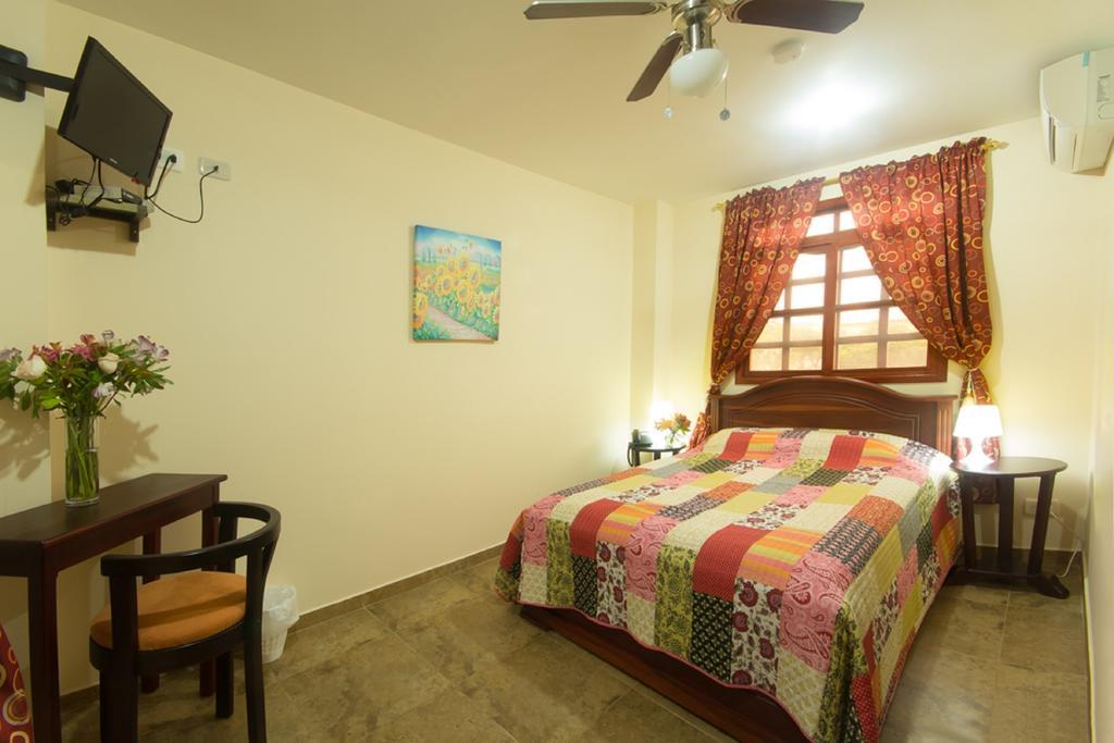 Puerta Sol Inn Manglaralto Habitación foto